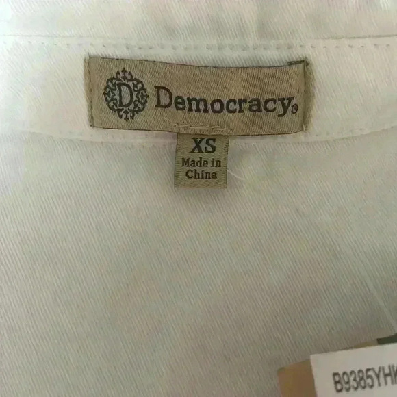 Democracy Denim Two-Pocket Shacket in White Size XS NWT - Picture 5 of 11